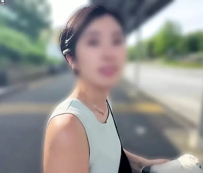 大片 Seductive Japanese Teen Teases with Curvy Ass in