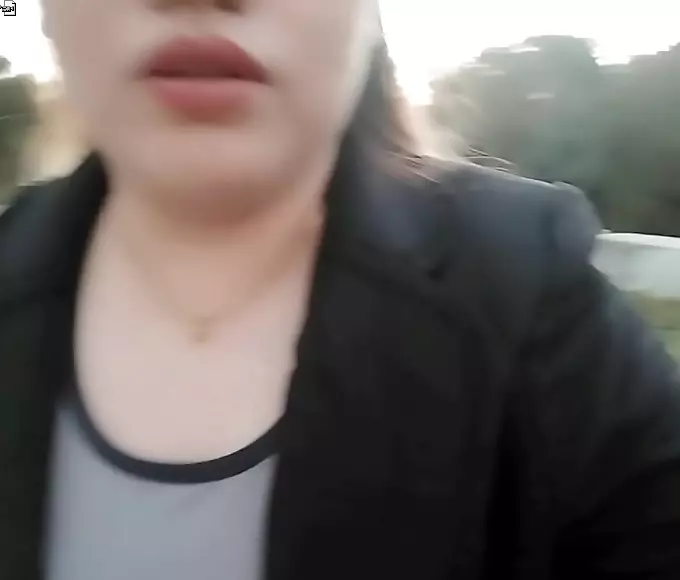 Sizzling Japanese Beauty Flirts With Her Sexy Petite