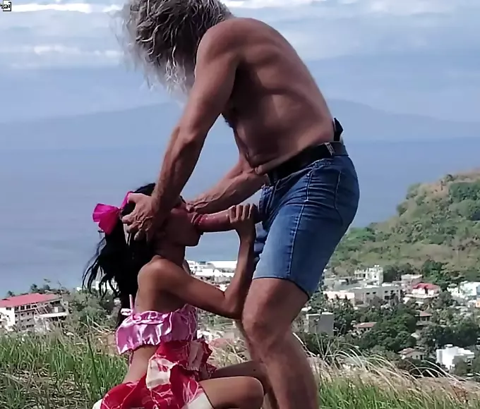 大片 Sizzling Busty Temptress Teasing Hard Manhood Before Passionate