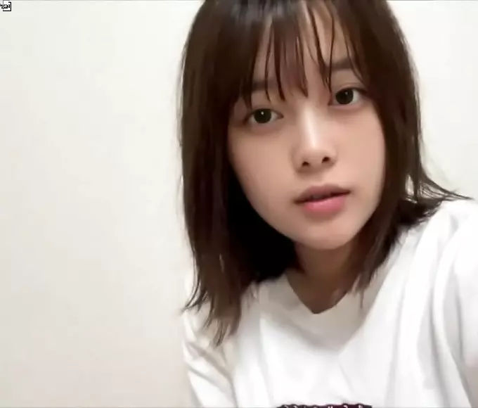 三区 Sexy Kitten Uses Dildo for Intense Erotic Satisfaction