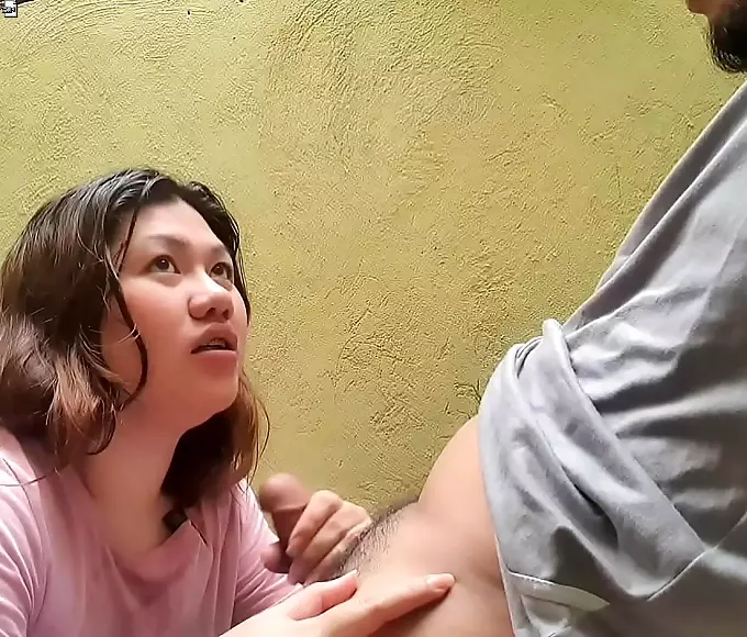 用力 Meguru Kosaka's Seductive Blowjob Ends in Intense Cum-Swallowing